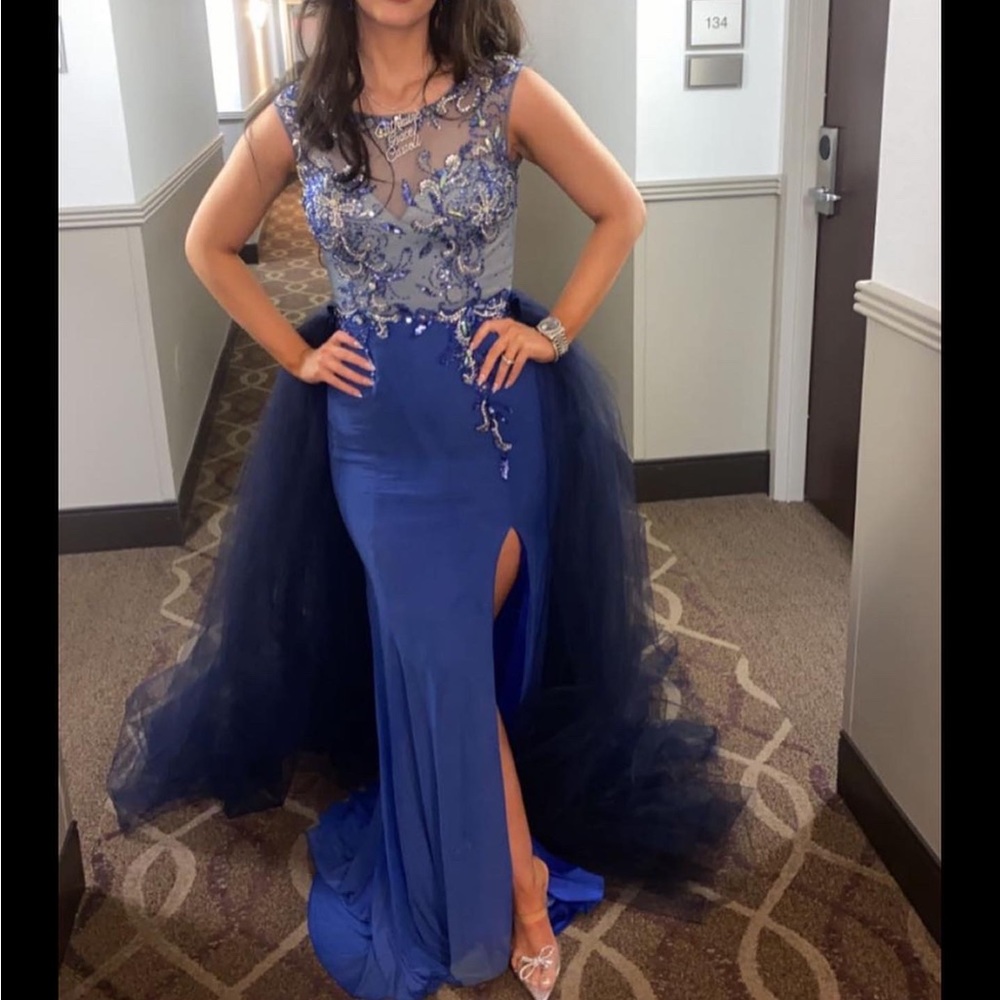 Size 4 prom party custom made two piece evening gown party prom train detaches
